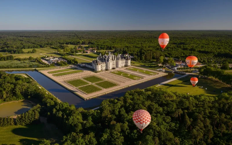 Hot air balloon rides over the Loire châteaux