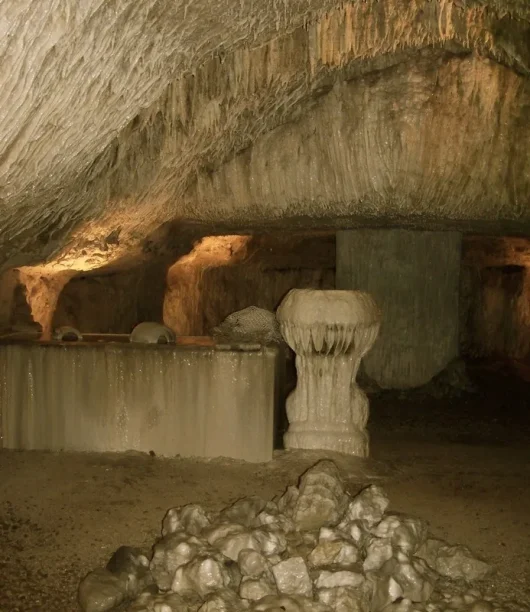 Explore Trôo, a small troglodyte village in the Loire Valley